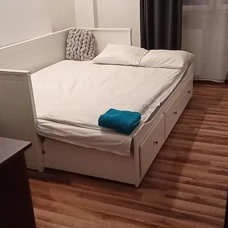 Near Rondo Onz Проживание в семье *