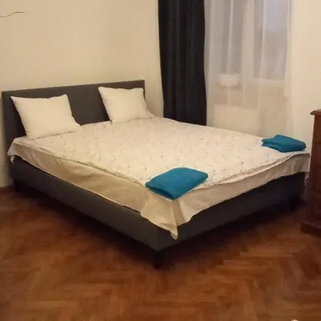 Near Rondo Onz * Varsovia